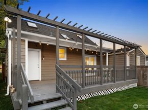 12515 Phinney Avenue N, Seattle WA 98133