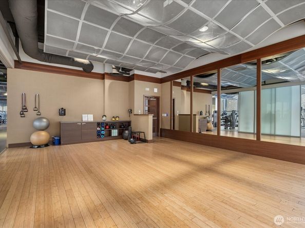 737 Olive Way 3710, Seattle WA 98101