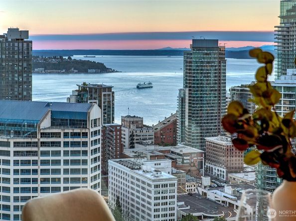 737 Olive Way 3710, Seattle WA 98101
