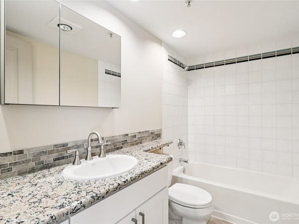 2929 1st Avenue 205, Seattle WA 98121