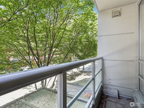 2929 1st Avenue 205, Seattle WA 98121