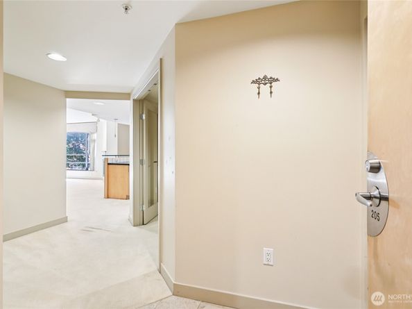 2929 1st Avenue 205, Seattle WA 98121