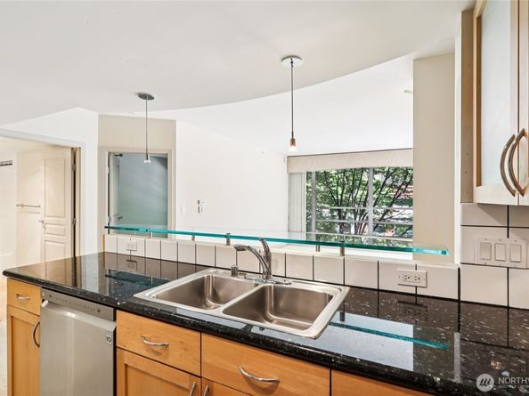 2929 1st Avenue 205, Seattle WA 98121