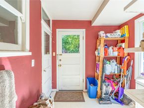 5253 Brooklyn Avenue NE, Seattle WA 98105