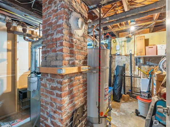 5253 Brooklyn Avenue NE, Seattle WA 98105