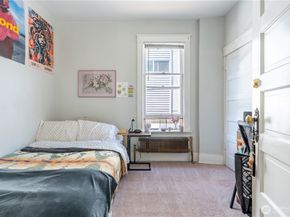 5253 Brooklyn Avenue NE, Seattle WA 98105