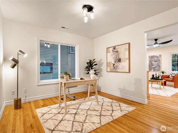 1528 NE 97th St, Seattle WA 98115