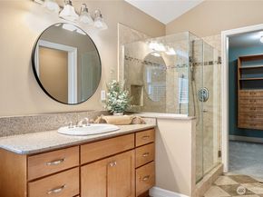 1528 NE 97th St, Seattle WA 98115