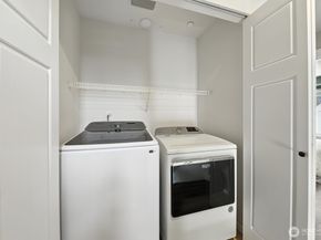 1021 10th Avenue NE, Issaquah WA 98029