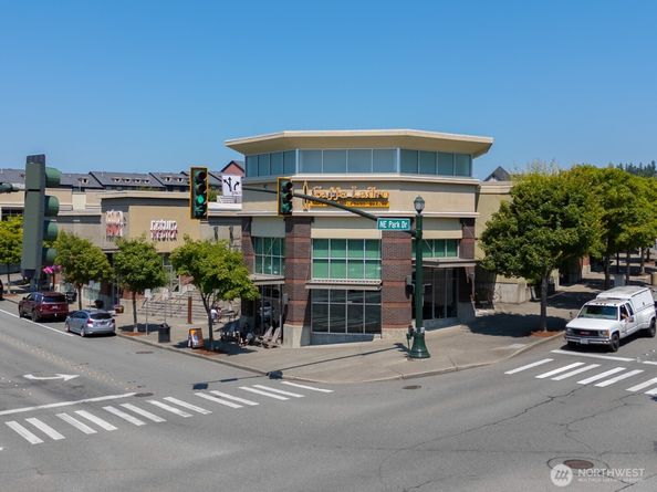 1021 10th Avenue NE, Issaquah WA 98029