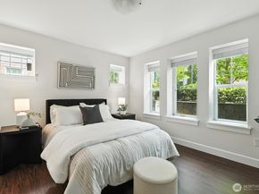1021 10th Avenue NE, Issaquah WA 98029