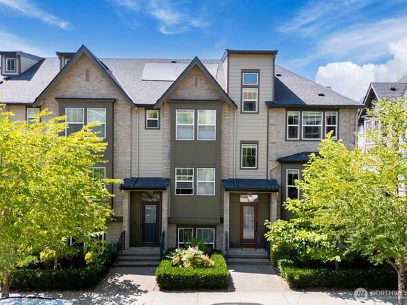 1021 10th Avenue NE, Issaquah WA 98029