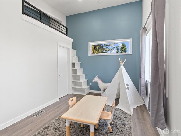 7211 126th Avenue NE, Kirkland WA 98033