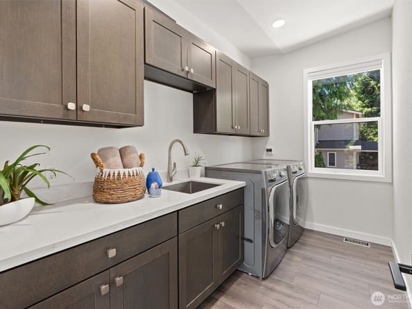 7211 126th Avenue NE, Kirkland WA 98033