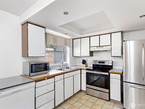 10346 NE 141st Street, Kirkland WA 98034