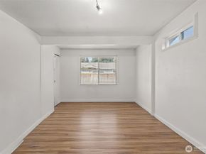 10346 NE 141st Street, Kirkland WA 98034