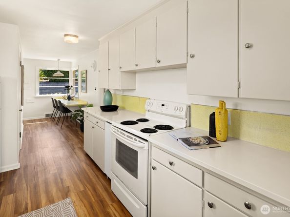 2920 11th Avenue W, Seattle WA 98119