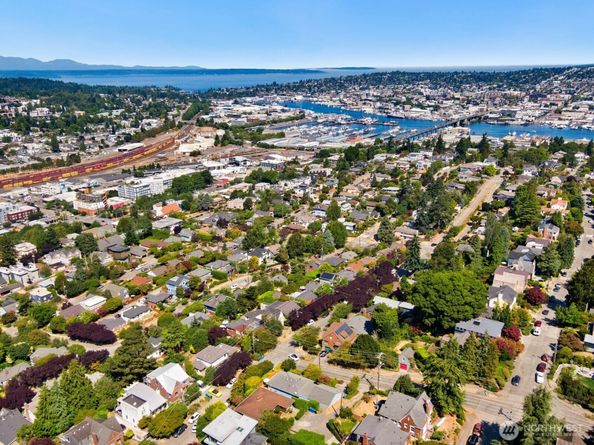 2920 11th Avenue W, Seattle WA 98119