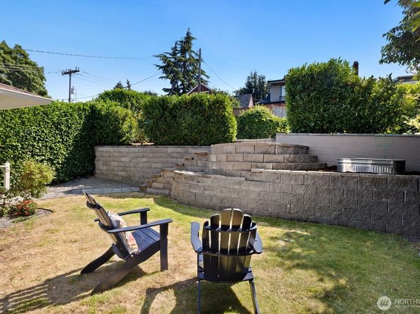 2920 11th Avenue W, Seattle WA 98119