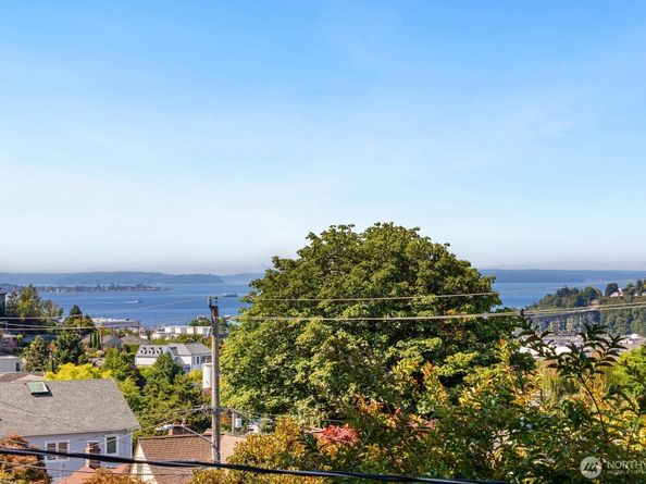 2920 11th Avenue W, Seattle WA 98119
