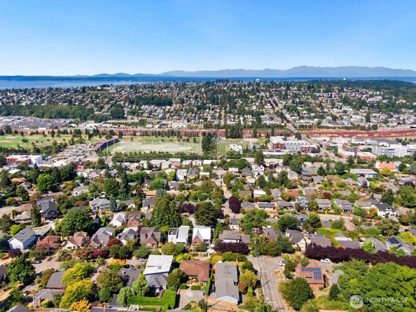 2920 11th Avenue W, Seattle WA 98119