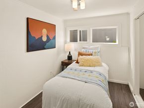 2920 11th Avenue W, Seattle WA 98119