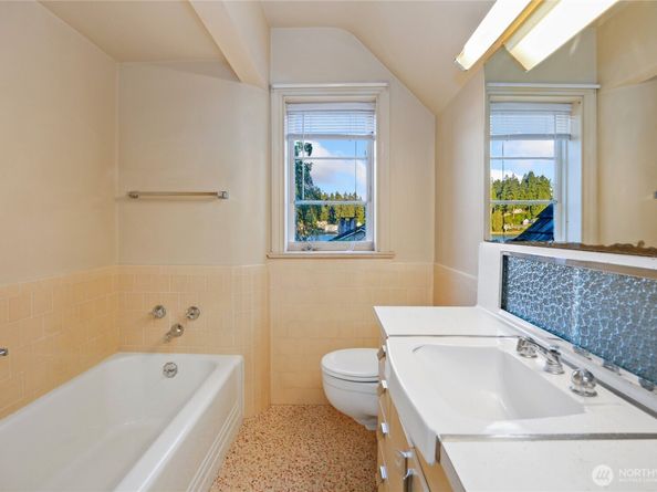 3026 Marine Drive, Bremerton WA 98312