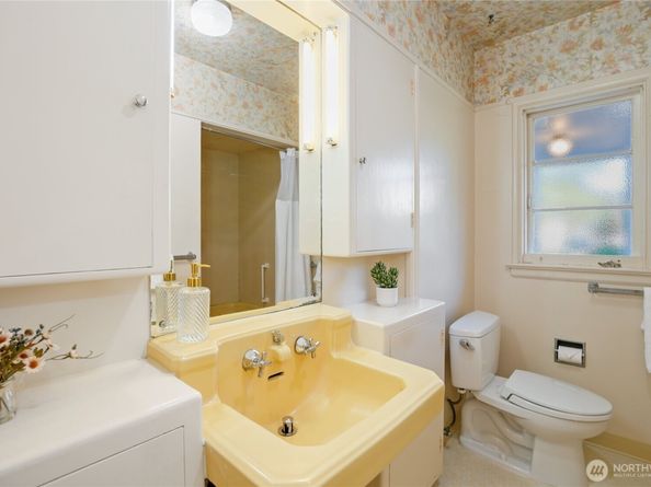 3026 Marine Drive, Bremerton WA 98312