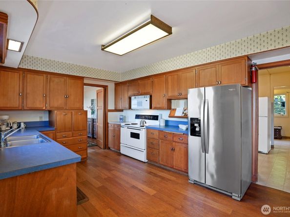 3026 Marine Drive, Bremerton WA 98312