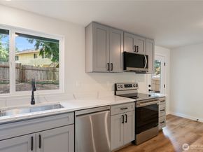 7611 NE Beachwood Avenue, Poulsbo WA 98370