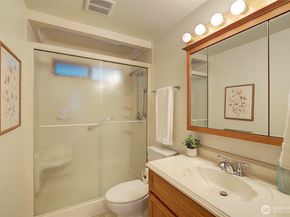 14200 105th Avenue NE, Kirkland WA 98034