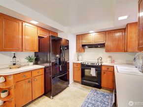 14200 105th Avenue NE, Kirkland WA 98034