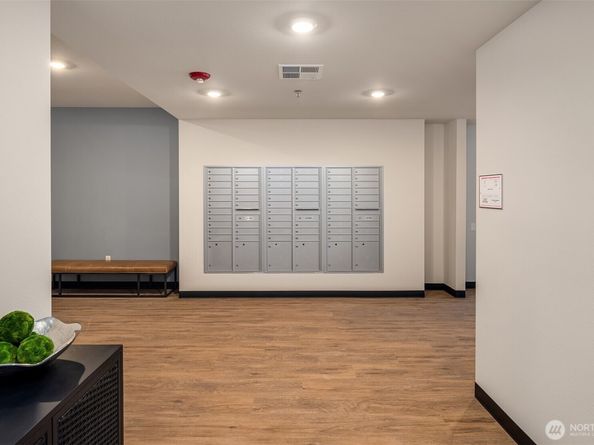 6901 NE 184th Lane 207, Kenmore WA 98028