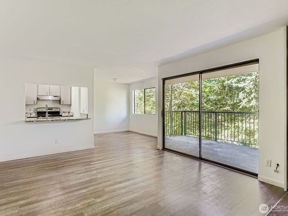 830 Kirkland Way 204, Kirkland WA 98033