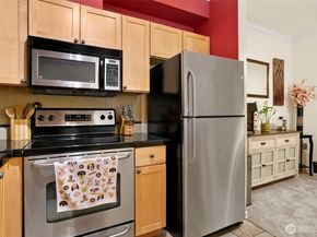 801 Rainier Avenue N F331, Renton WA 98057