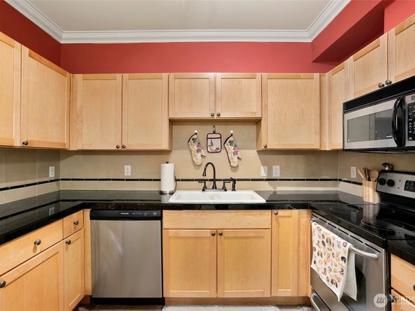 801 Rainier Avenue N F331, Renton WA 98057