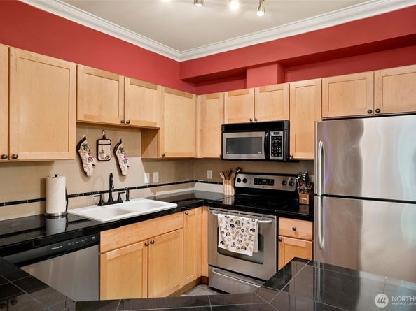 801 Rainier Avenue N F331, Renton WA 98057