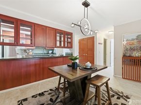 2253 Gilman Drive W 505, Seattle WA 98119