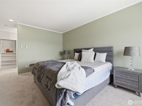 2253 Gilman Drive W 505, Seattle WA 98119
