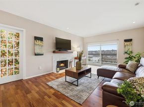 2253 Gilman Drive W 505, Seattle WA 98119