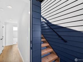 5514 25th Avenue NE B, Seattle WA 98105