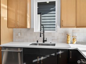 5514 25th Avenue NE B, Seattle WA 98105