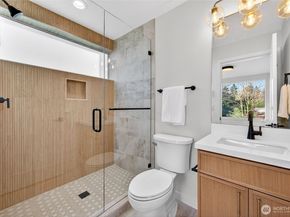 5514 25th Avenue NE B, Seattle WA 98105