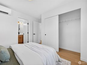 5514 25th Avenue NE B, Seattle WA 98105