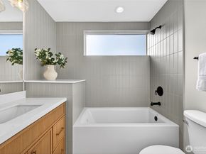 5514 25th Avenue NE B, Seattle WA 98105