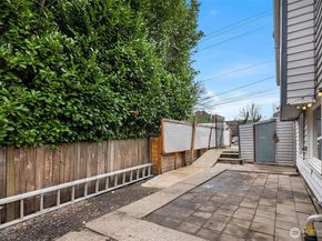 2614 E Pike Street, Seattle WA 98122