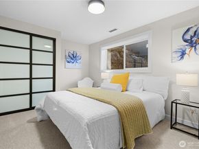 62 165th Avenue SE, Bellevue WA 98008