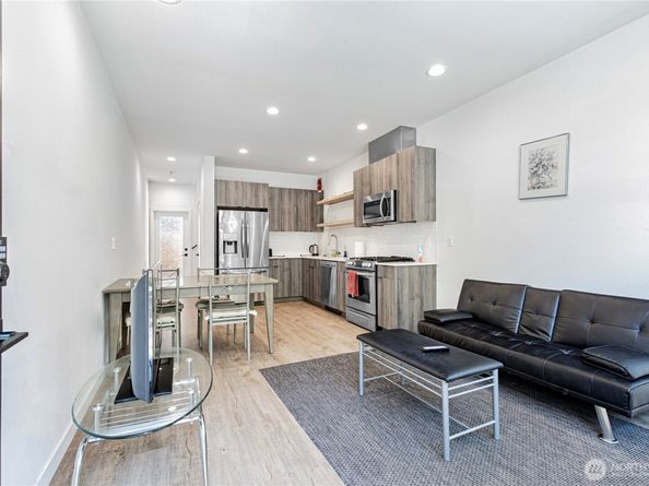 3307 Wetmore Avenue S B, Seattle WA 98144