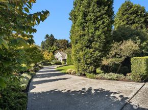 3449 Magnolia Boulevard W, Seattle WA 98199