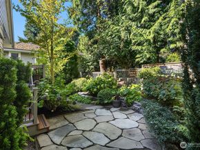 3449 Magnolia Boulevard W, Seattle WA 98199